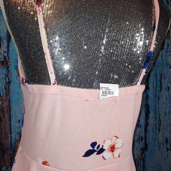 🔥💗Derek Heart cape Romper - Picture 16 of 16